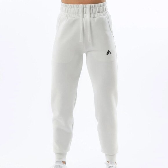 Alphalete Elmts Women's White Knit Cuffed Jogger Pants Size Medium 41624 - Picture 2 of 10